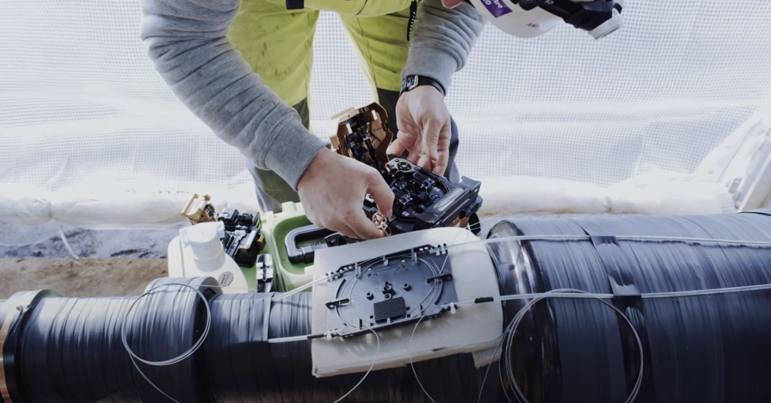 Preventive Maintenance for cable systems 2 Brugg Cables technician performing cable diagnostic measurement with partial discharge testing equipment on high voltage cable