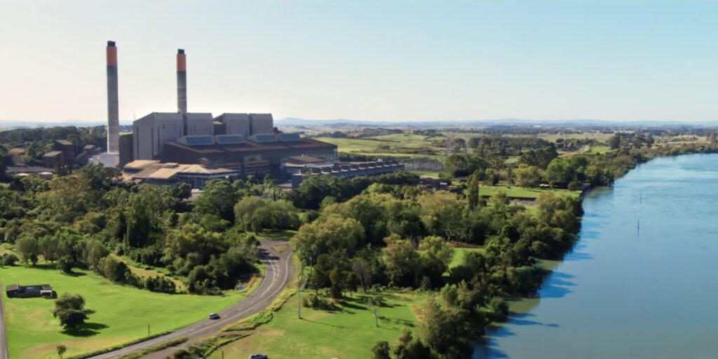 Energy infrastructure and power generation facility connected to the electrical grid Energy infrastructure and power generation facility connected to the electrical grid